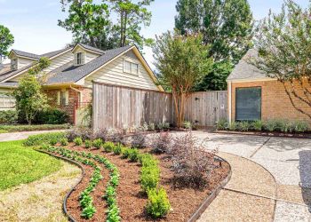 Orion-Turf-And-Landscape_Houston-Artificial-Grass_Pathway4