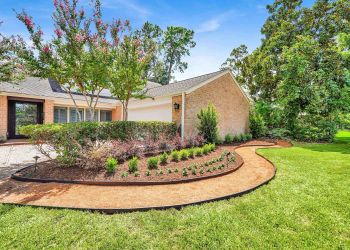 Orion-Turf-And-Landscape_Houston-Artificial-Grass_Pathway1