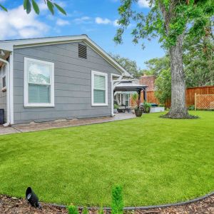 Orion-Turf-And-Landscape_Houston-Artificial-Grass_Backyard5