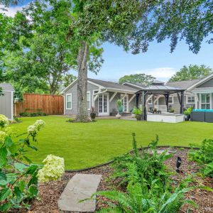 Orion-Turf-And-Landscape_Houston-Artificial-Grass_Backyard1